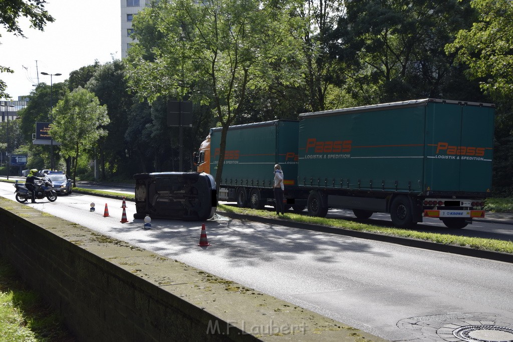 VU LKW PKW Koeln Riehl An der Schanz P28.JPG - Miklos Laubert